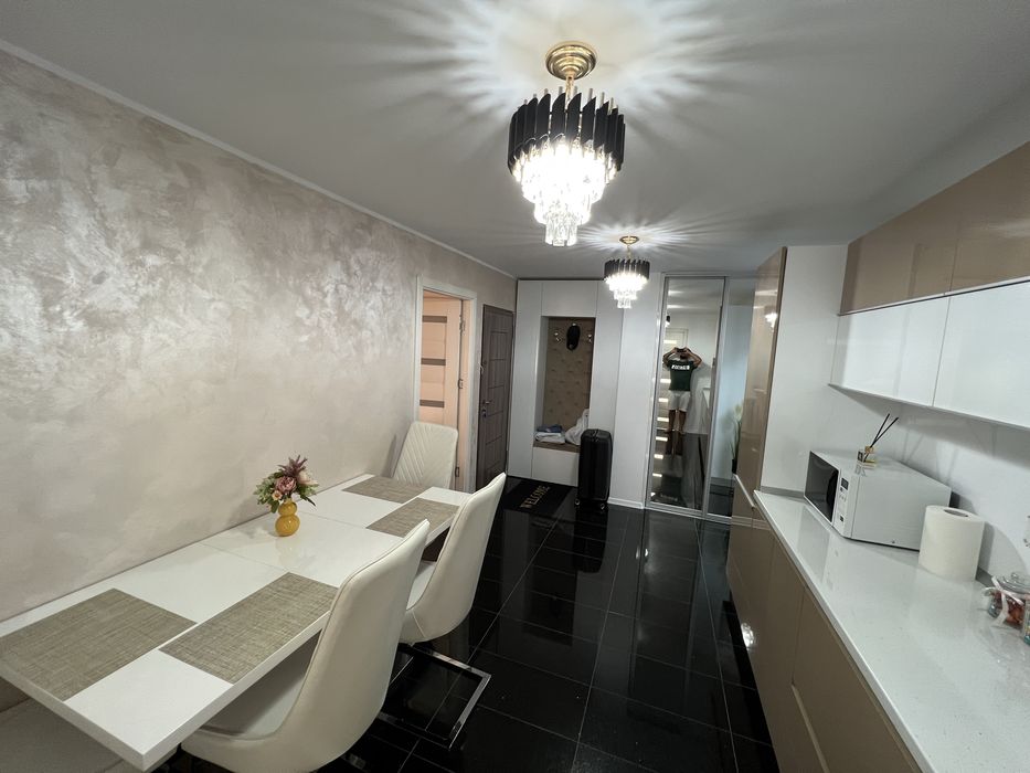 zona h-uri fata in fata cu statia de autobuz !!!