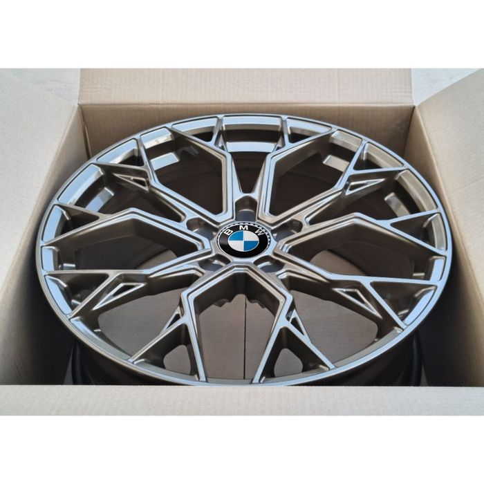 Jante 19 BMW 5 x 120 in 2 latimi
Compatibile BMW F01 F06 F07 F10 F11 F15 F16 F20 F21 F25 F30 F31 F33 F34
Produs Nou cu Factura și Garanție