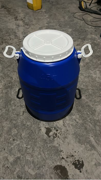 Продам баки, вёдра, бидоны