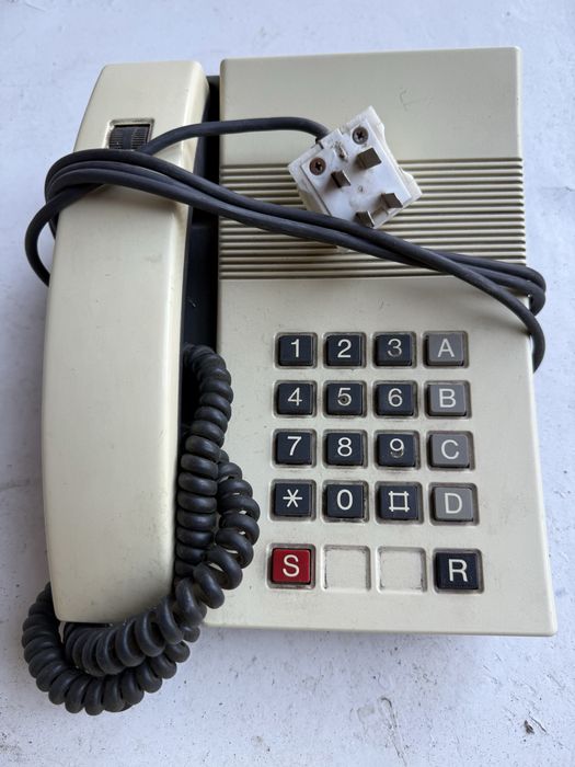 Телефон апаратлар сотилади.Рига.