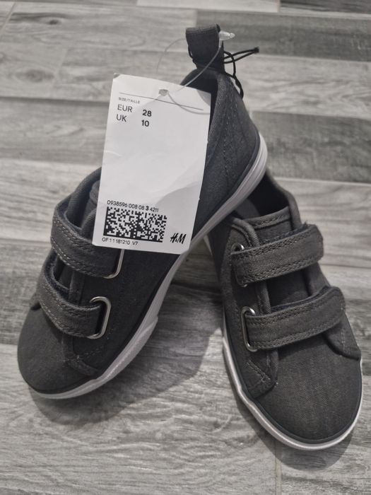 Tenisi HM, noi . Marime 28