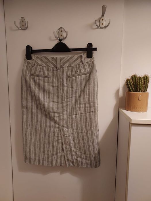 Fusta DIKA mărimea 34