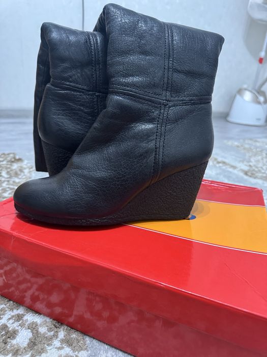 Женские сапоги новые