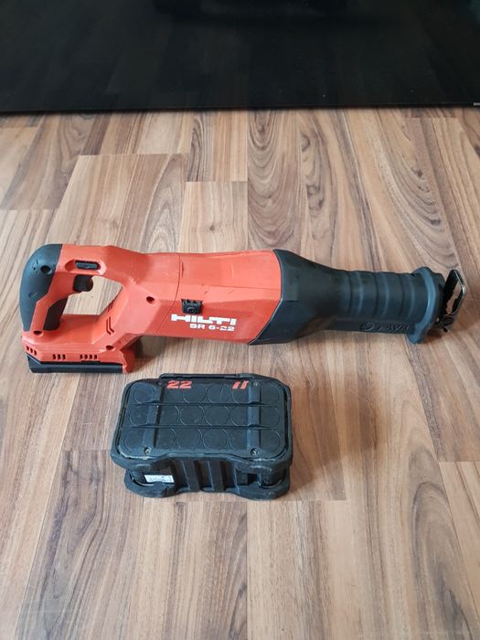 Fierăstrău sabie SR 6 22  cu acumulator de 12 ah