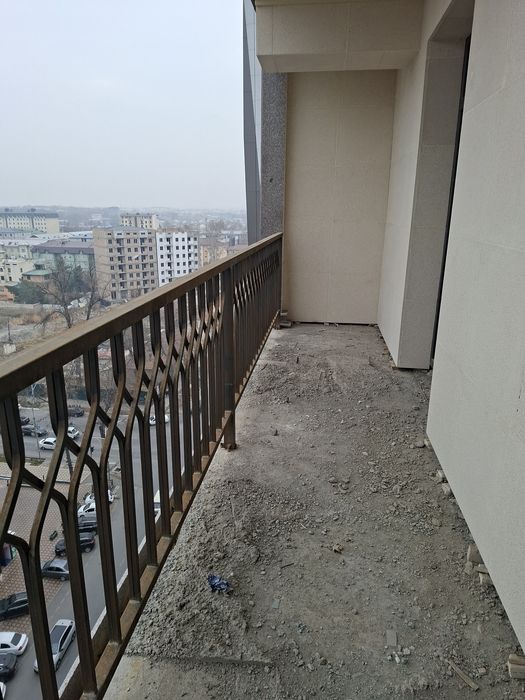 Оху кафеси тогриси уй сотилад 94кв каропка 3 хона