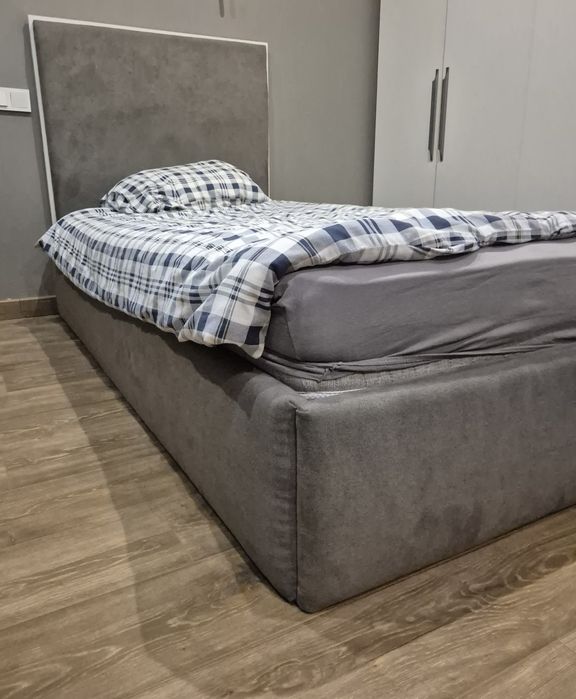 кровать с матрасом 100х200