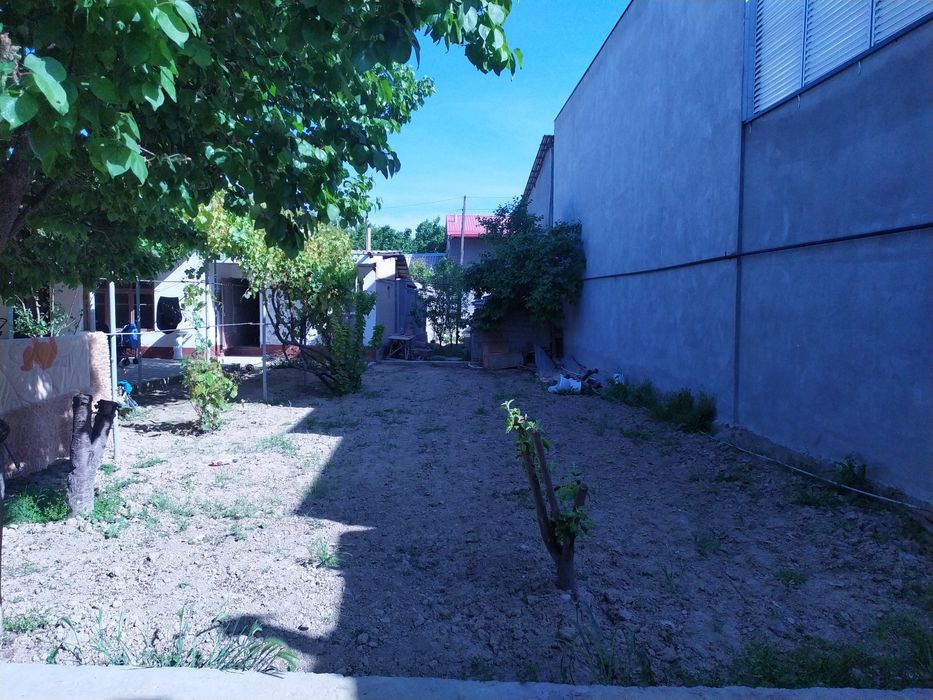 Hovli sotiladi metro 2 bekat 4.6