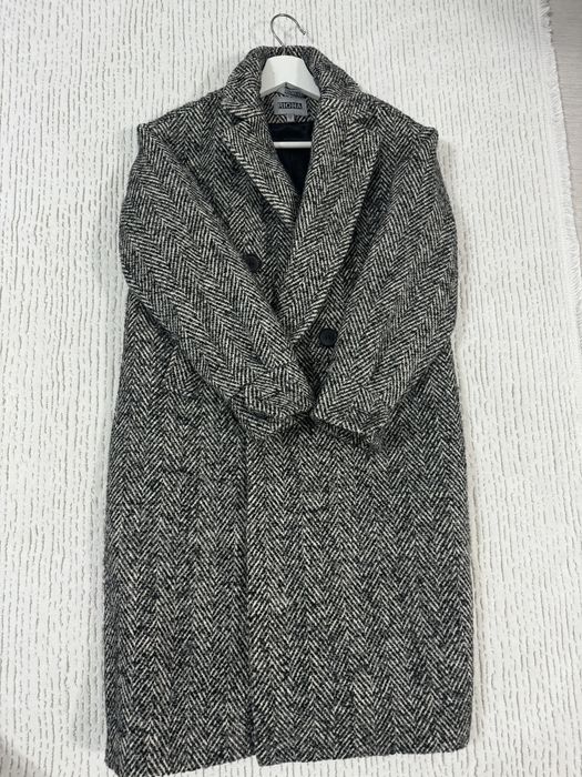 Пальто осеннее продается