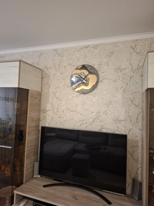 Часы с зеркальной вставкой