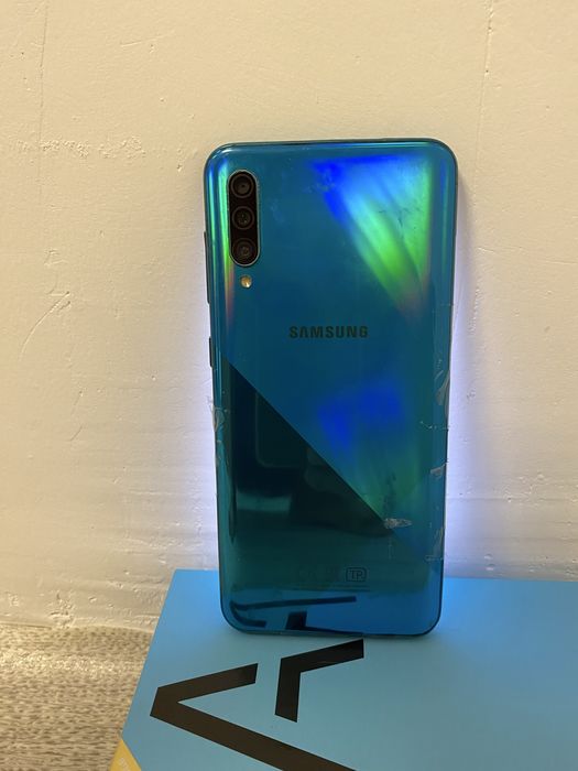 Продается телефон Samsung A30s