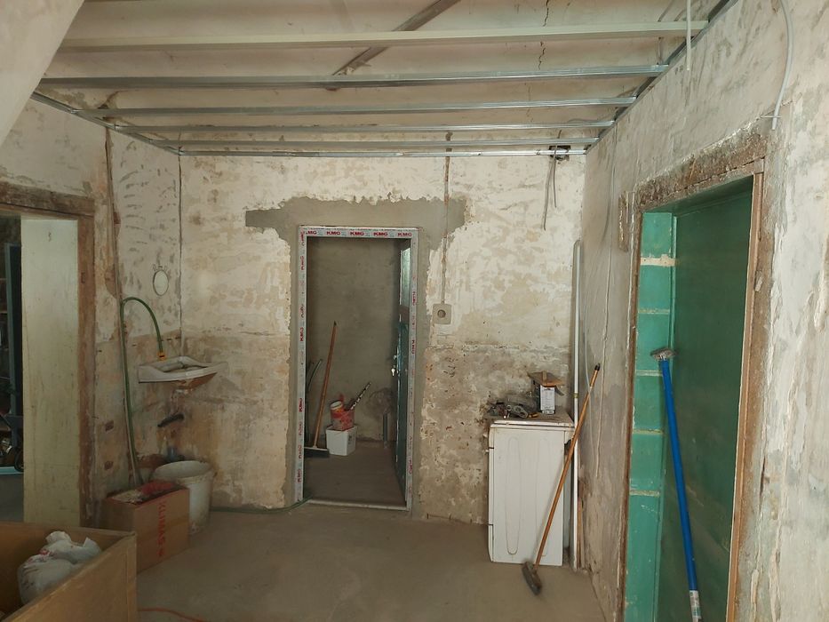 Apartament la casă de vânzare !