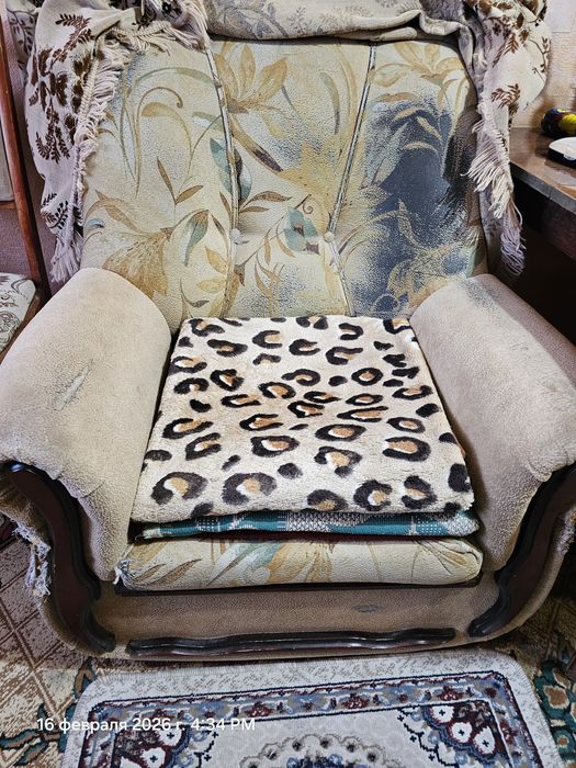 Диван и 2 кресла на дачу бесплатно