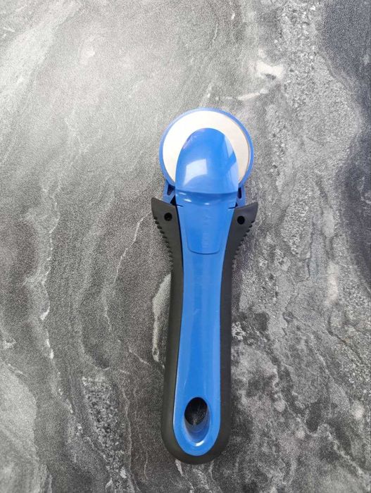 Роликовый нож Kai RS-45 Rotary Cutter