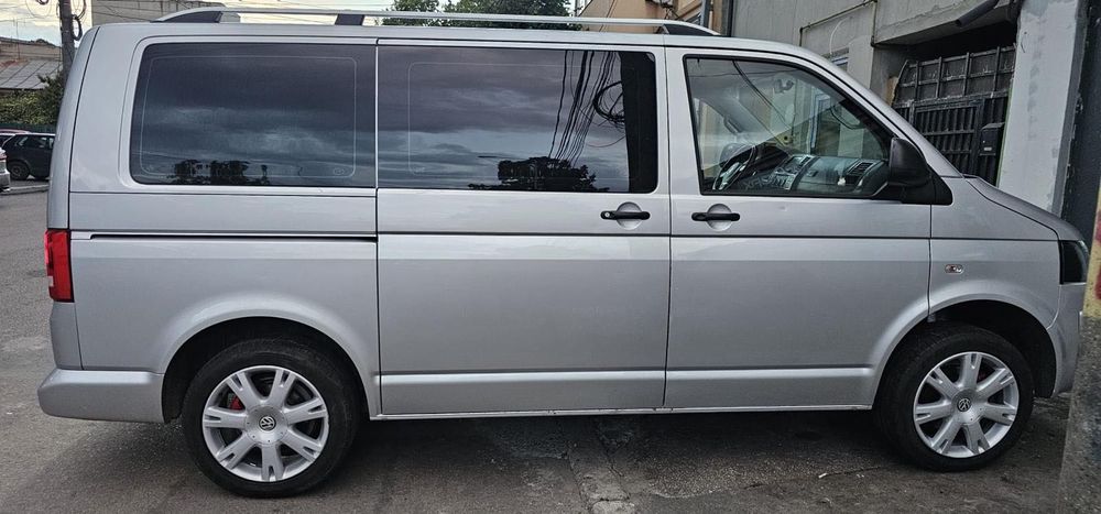 Vw t5 2012 facelift 2.0tdi 140cp 8 plus 1 locuri