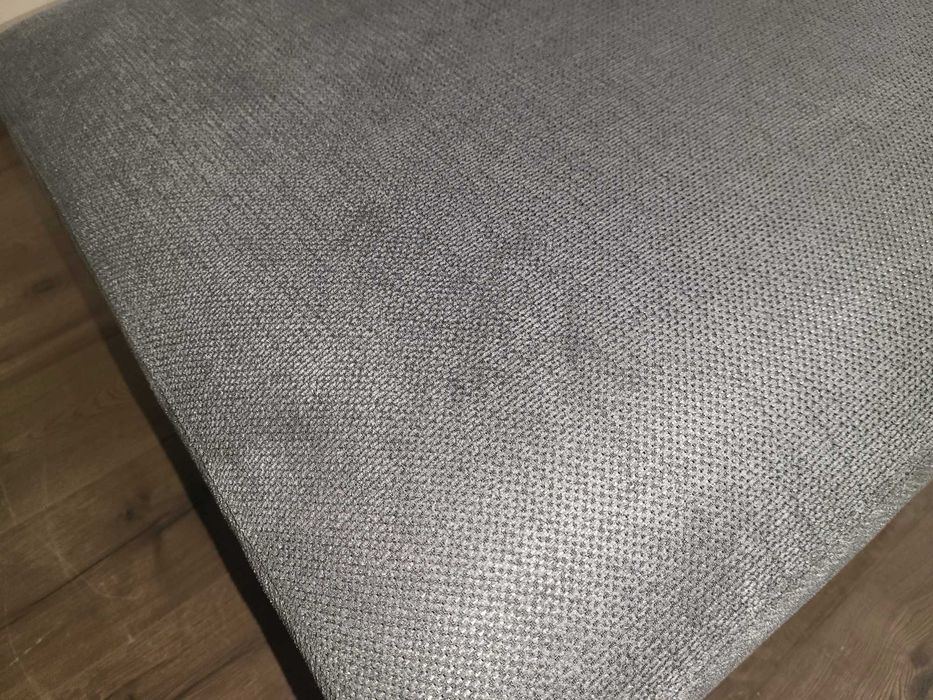 Сива табуретка от плат с функция ракла