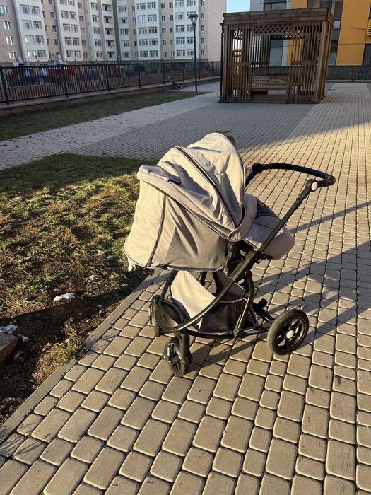 Детская универсальная прогулочная коляска