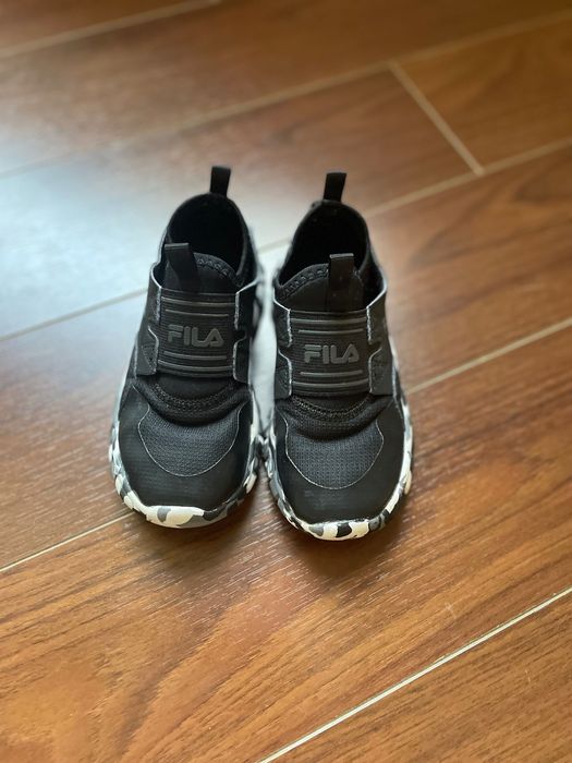 Pantofi sport Fila marime 26
