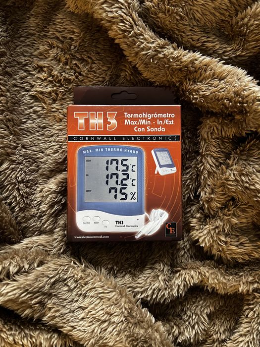 Cornwall TH3 - Цифров двуточков термохигрометър със сонда