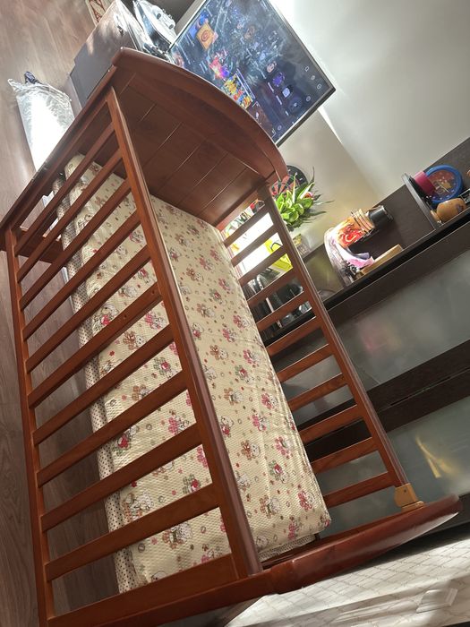 Продам манежку в отличном состояним