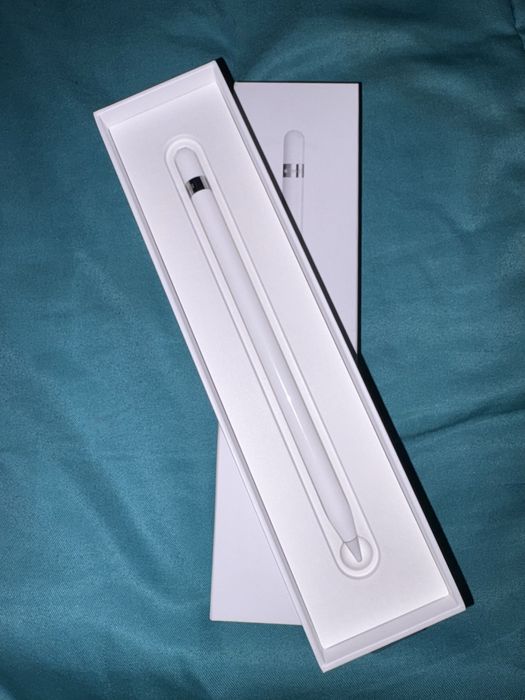 Apple Pencil alb