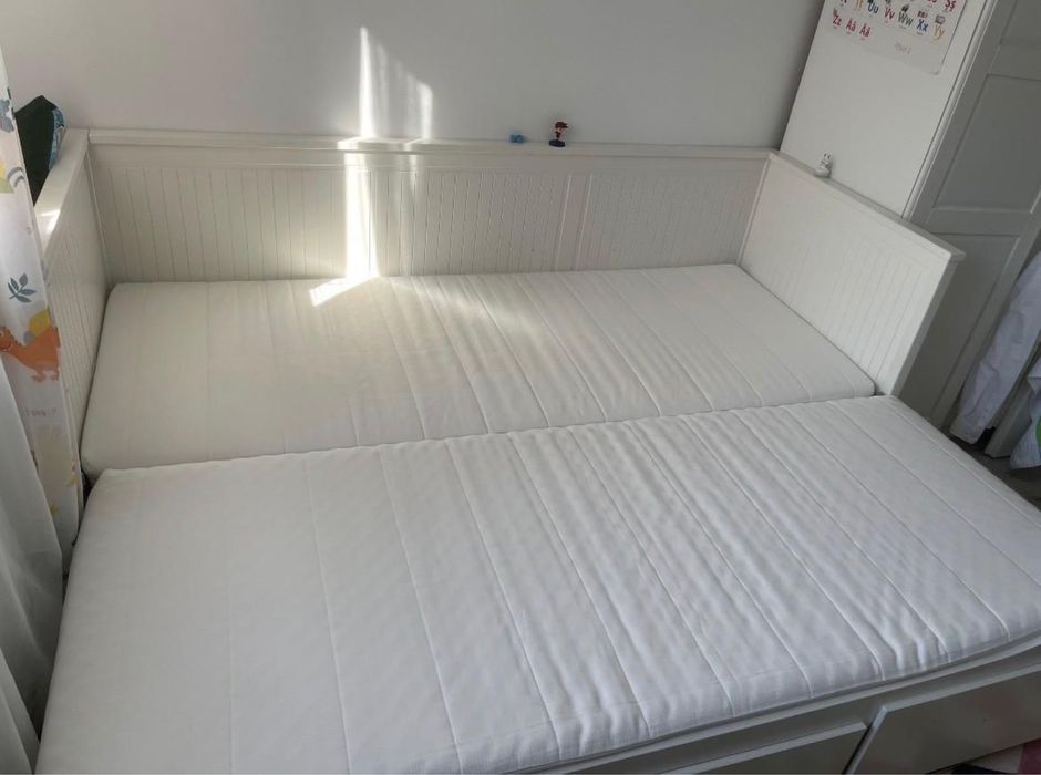 Divan Ikea + cadou ( saltele) - Numai cu predare personala- Pretul nu este negociabil