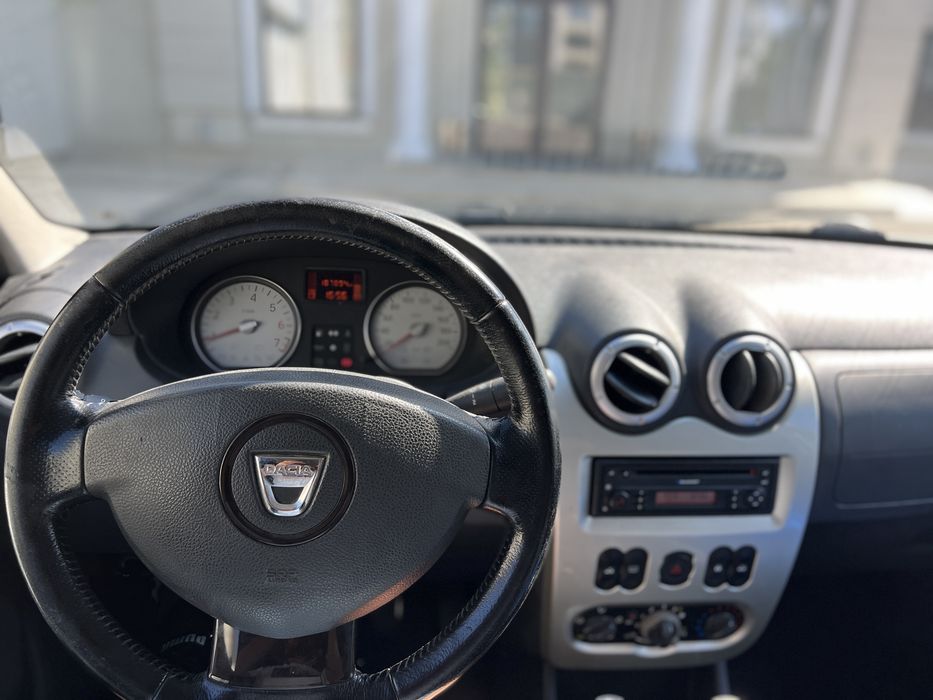 Vand Dacia Logan MCV 1.6 16 V euro 5 cu rar efectuat