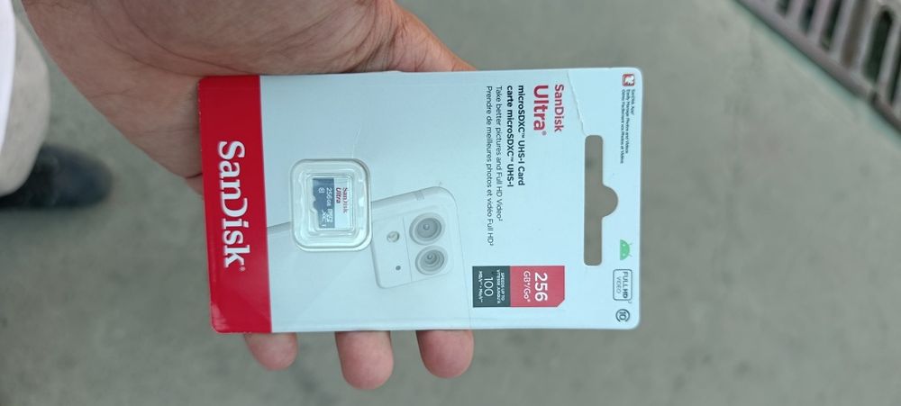 256 GB SanDisk fleshka