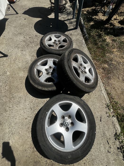 Vând set jante cu cauciucuri Golf 205/55 R16