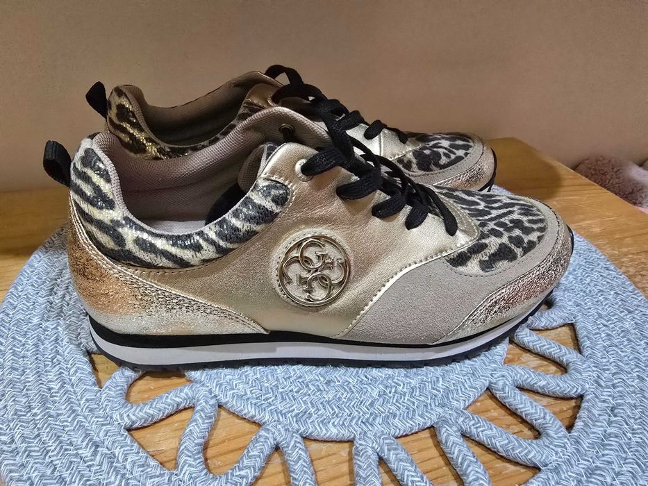 Оригинални маратонки Guess