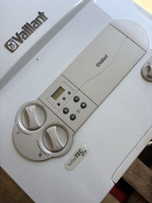 Centrala Vaillant turboTEC pro 24 kW – funcționează, mic defect ACM
