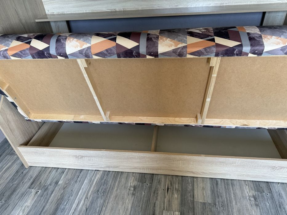 Продам двухъярусную кровать (диван)