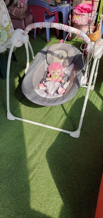 Balansoar Lionelo electric cu melodii
- Funcție muzicală și jucării