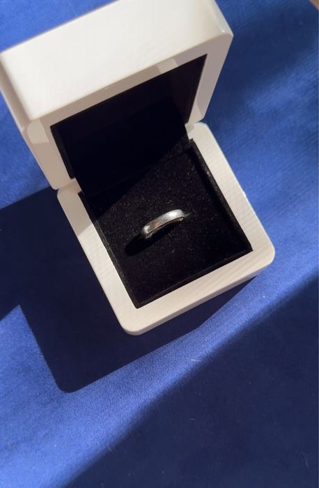 Кольцо DE BEERS мужское с бриллинатом