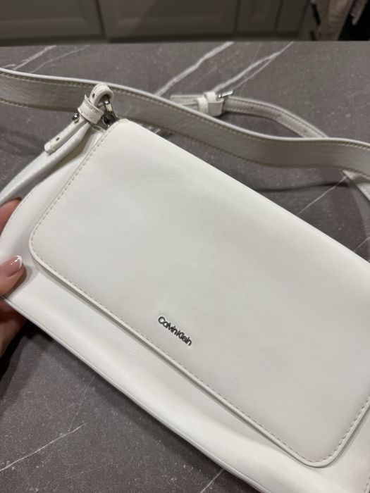 Calvin Klein чанта