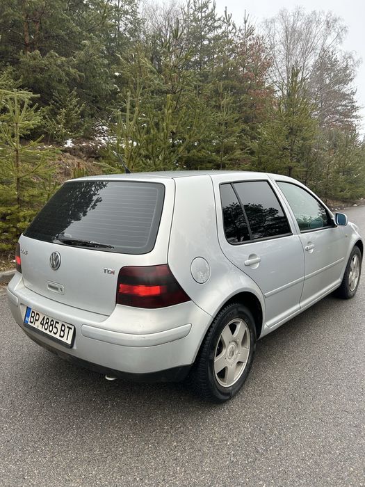 Продавам golf 4 1.9 110