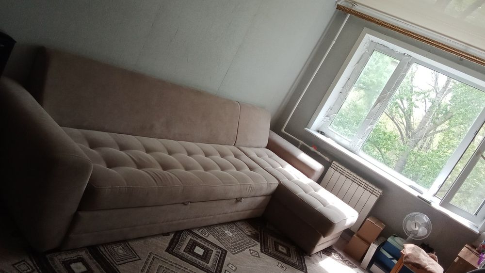 Гостиной Диван угловой срочно продам