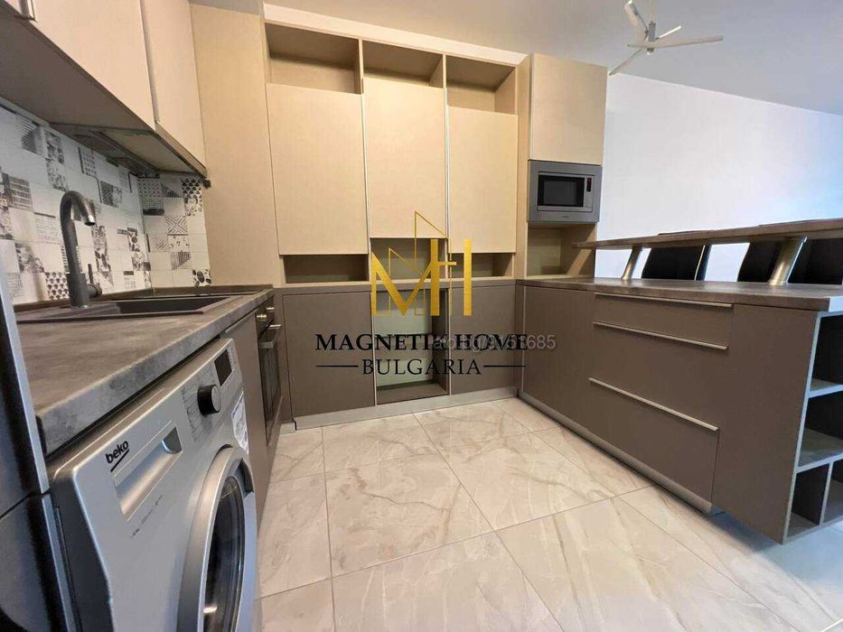 Модерен двустаен апартамент с паркомясто до х-л Мираж в ж.к. Славейков