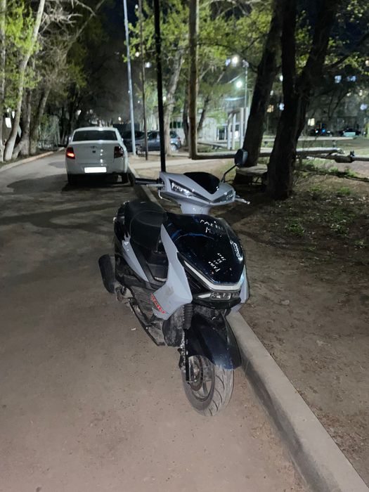 Скутер/мопед Toyo m12 180cc