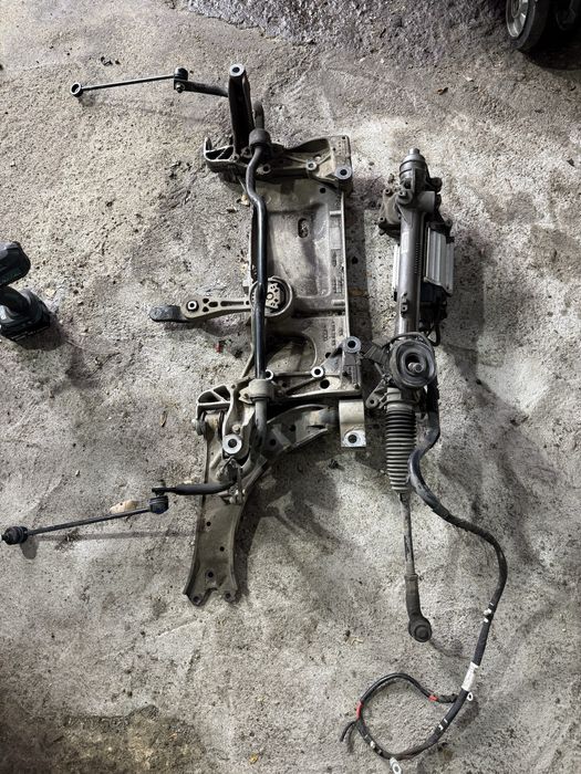 Кпрмилна електрическа рейка за Audi A3 VW  преден мост