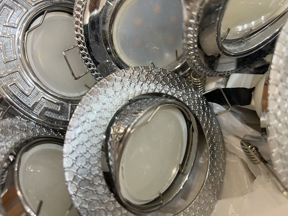 Софиты, подсветка, светильники продам