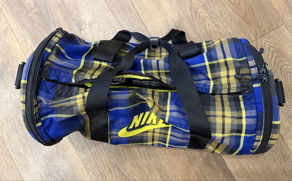 Спортивная сумка Nike