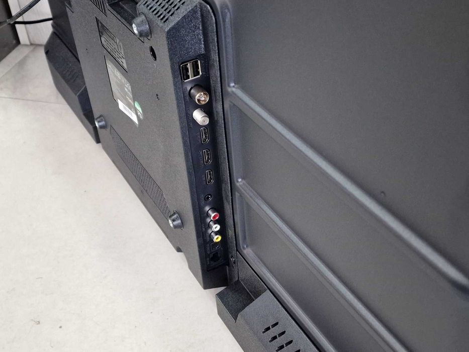 Смарт телевизор SmartTech QLED 40QW01V, 40"