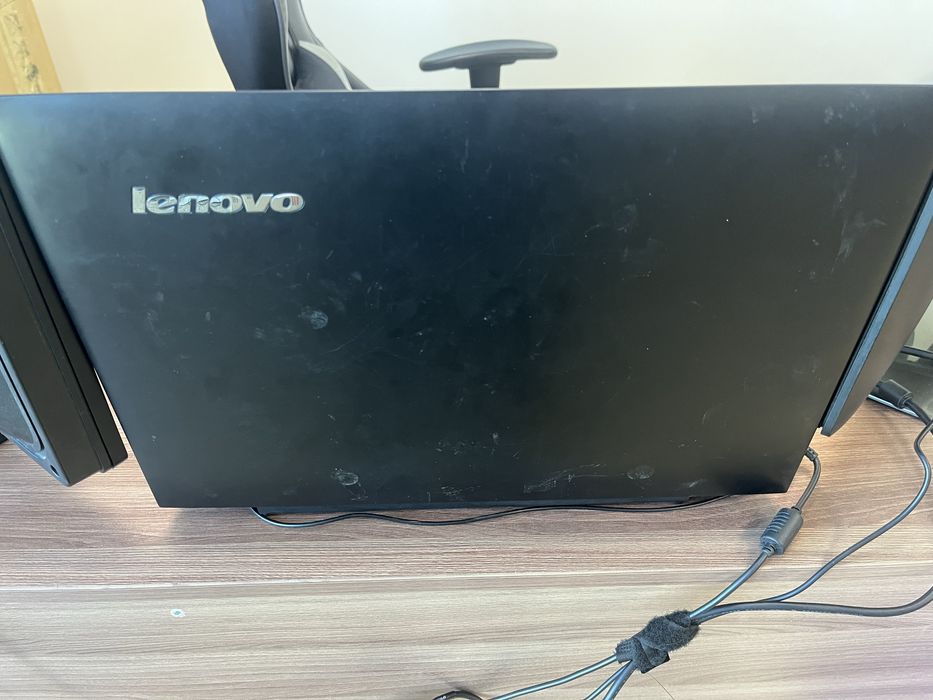 Ноутбук Lenovo.