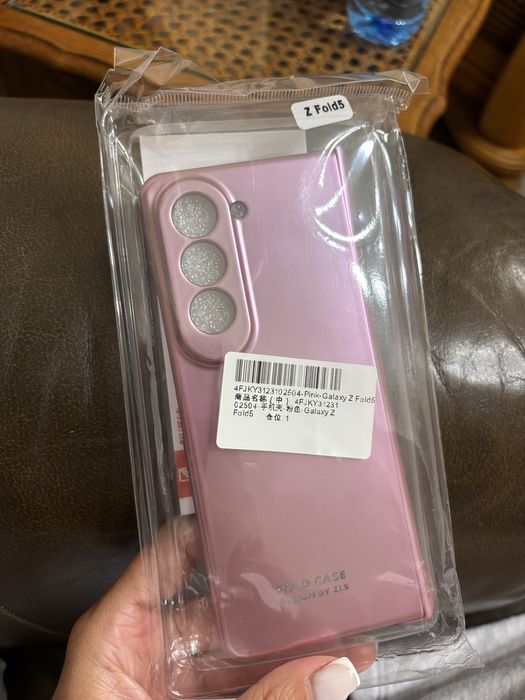 Чисто нов калъф за Samsung Galaxy Z Fold 6