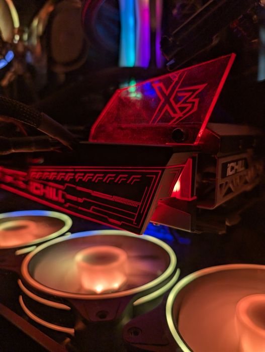 Мощен Геймърски Компютър / Ryzen 7 5800X / RTX 3060 Ti iChill / 16GB RAM