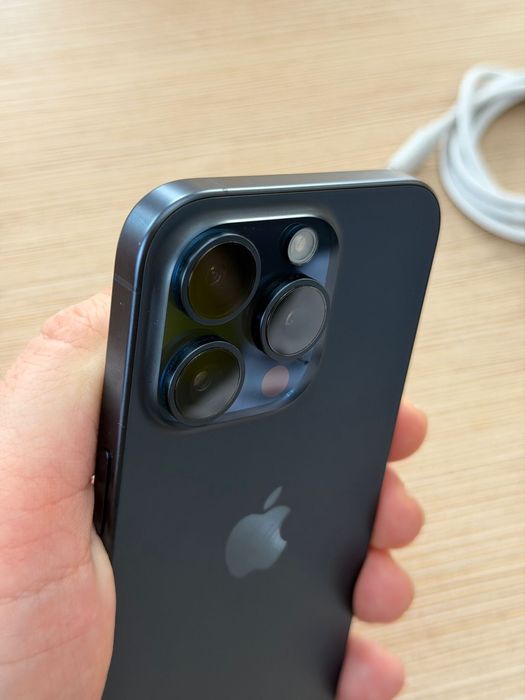 Iphone 15 Pro Blue Titanium 10/10