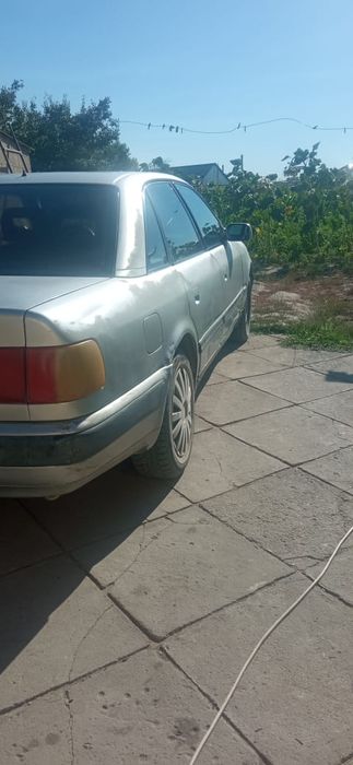 Ауди 100 С4.    .