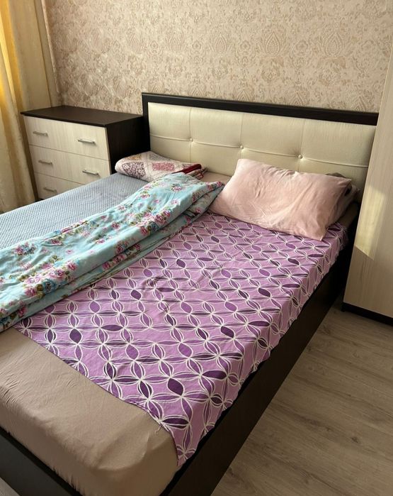 Продам кровать двухспалка  с матрасом