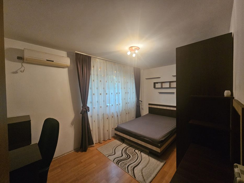 Apartament 3 camere de închiriat