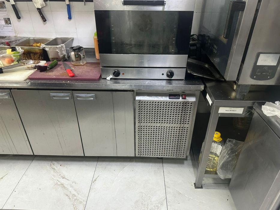 Холодильник и парик